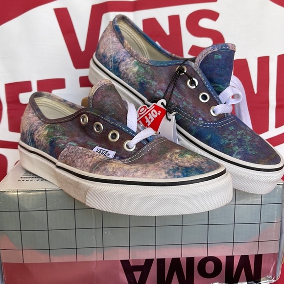 Vans Authentic
(MoMA) Claude Monet
VNOA2Z5118H
WMNS sneakers - Picture 6 of 16